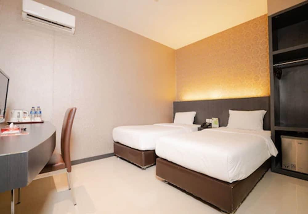 The Crew Hotel Kualanamu International Airport Medan Ngoại thất bức ảnh