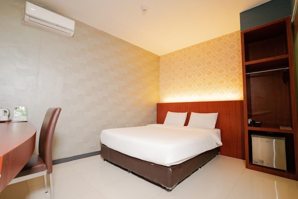 The Crew Hotel Kualanamu International Airport Medan Ngoại thất bức ảnh