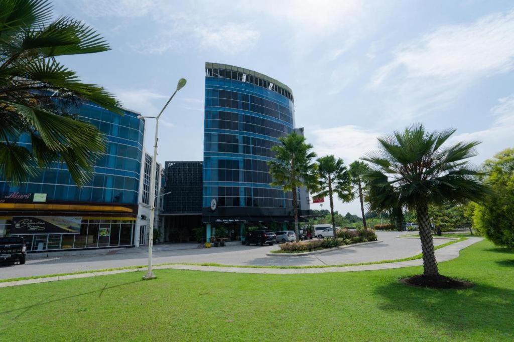 The Crew Hotel Kualanamu International Airport Medan Ngoại thất bức ảnh