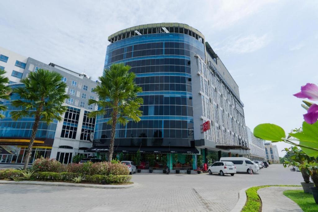The Crew Hotel Kualanamu International Airport Medan Ngoại thất bức ảnh