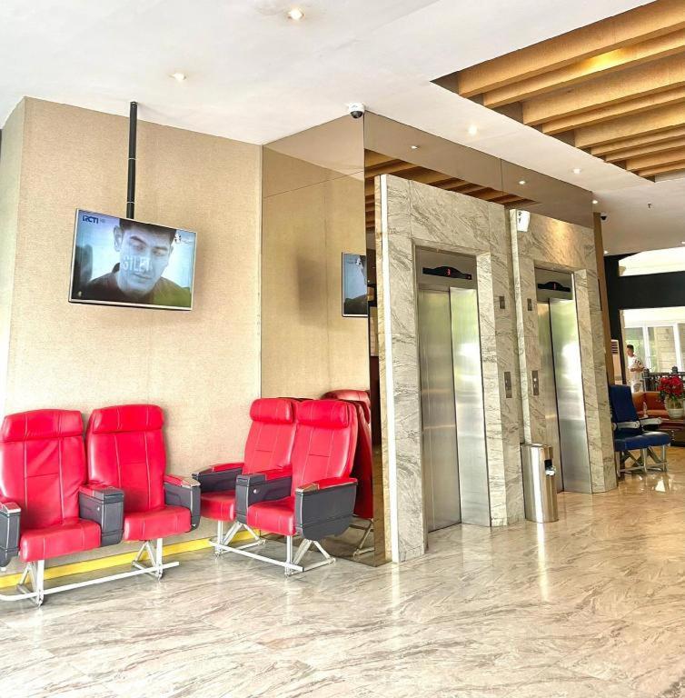 The Crew Hotel Kualanamu International Airport Medan Ngoại thất bức ảnh