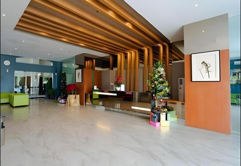 The Crew Hotel Kualanamu International Airport Medan Ngoại thất bức ảnh