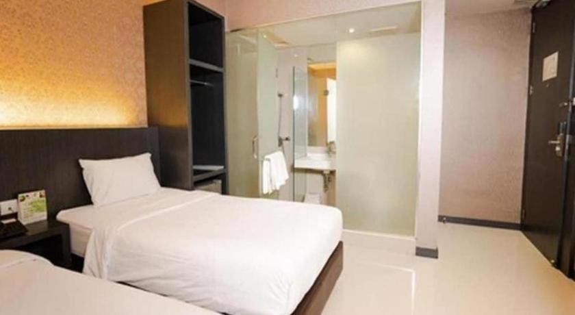 The Crew Hotel Kualanamu International Airport Medan Ngoại thất bức ảnh