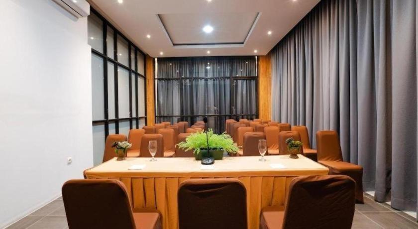 The Crew Hotel Kualanamu International Airport Medan Ngoại thất bức ảnh